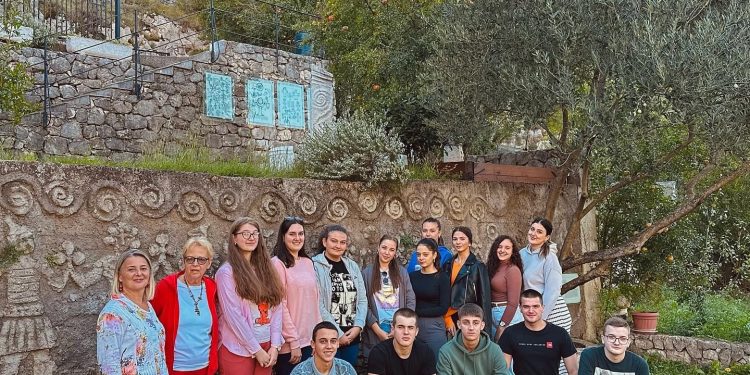 Maturanti Srednje škole Stolac posjetili Makovu hižu