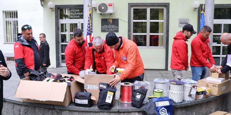 Jablanička Civilna zaštita i GSS dobili komunikacijske uređaje i spasilačku opremu