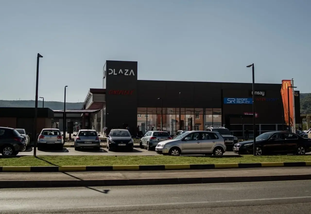 TC PLAZA DANAS RADI UPRKOS ZABRANI: SPREMNI PLATITI KAZNE