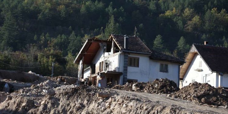 DONJA JABLANICA: NASTAVLJENI RADOVI NA RAŠČIŠĆAVANJU OBJEKATA