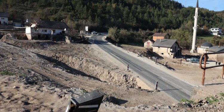 Uređuje se lokalitet za postavljanje kontejnerskog naselja za smještaj porodica