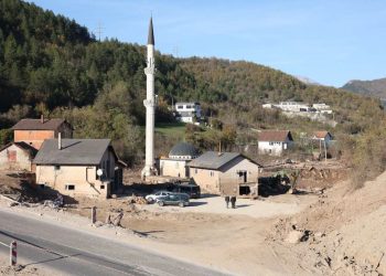 DONJA JABLANICA: ORUŽANE SNAGE I VOLONTERI RAŠČIŠĆAVAJU RUŠEVINE