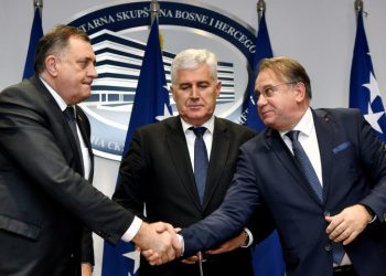 ČOVIĆ UOČI SUTRAŠNJEG SASTANKA KOALICIJE U MOSTARU: “VAŽNO JE DA ODRŽIMO AKTUALNU VLAST U OVOM SADRŽAJU”