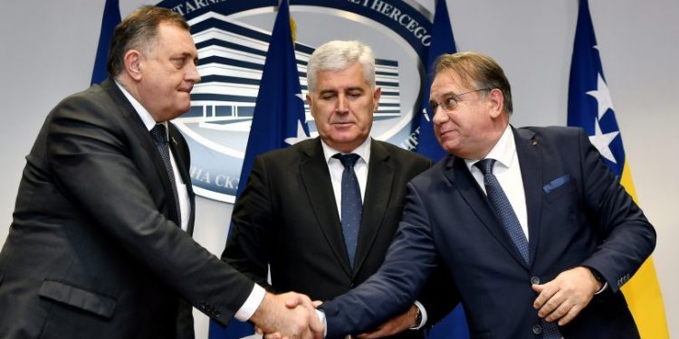 ČOVIĆ UOČI SUTRAŠNJEG SASTANKA KOALICIJE U MOSTARU: “VAŽNO JE DA ODRŽIMO AKTUALNU VLAST U OVOM SADRŽAJU”