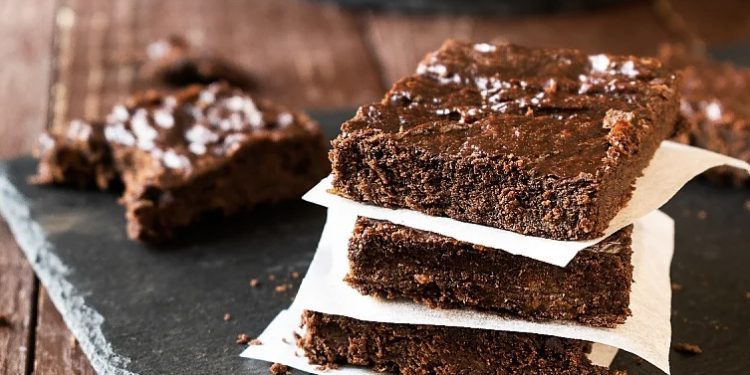Nemate ništa slatko kod kuće? Spremite brownie od samo tri sastojka