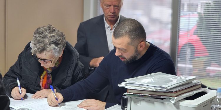 JABLANICA: UDRUŽENJE POMOZI.BA KUPILO ZEMLJIŠTE ZA IZGRADNJU 15 STAMBENIH OBJEKATA ZA POSTRADALE U POPLAVAMA