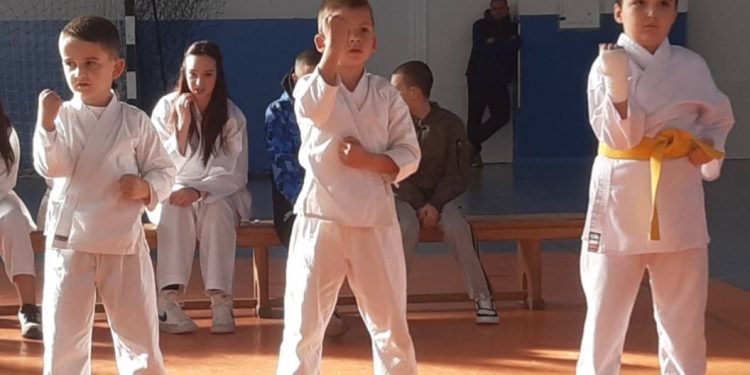 KK “BREGAVA” STOLAC: 22 KANDIDATA POLOŽILA ISPITE ZA UČENIČKA ZVANJA