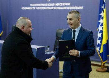 NERIN DIZDAR POTPISAO UGOVORE ZA OČUVANJE SKORO 900 RADNIH MJESTA POVRATNIKA U FBIH