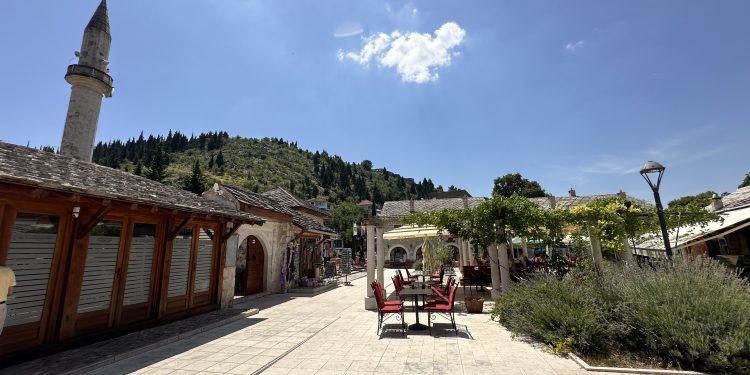 U Bosni u kotlinama i uz rijeke magla, u Hercegovini sunčano