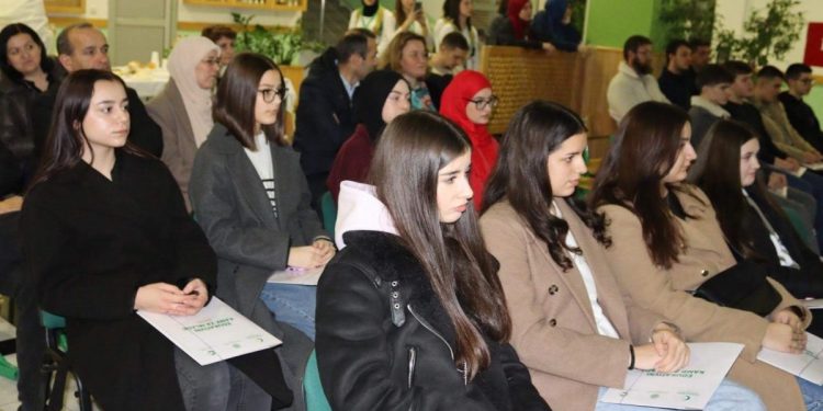 Mostar: Počeo sa radom jednosedmični Kamp za mlade Mreže mladih