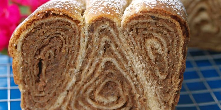 Volite slatka peciva? Iskoristite vikend za pripremu slojevite štrudle s orasima