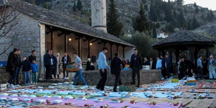 CENTRALNI OMLADINSKI IFTAR U STOCU