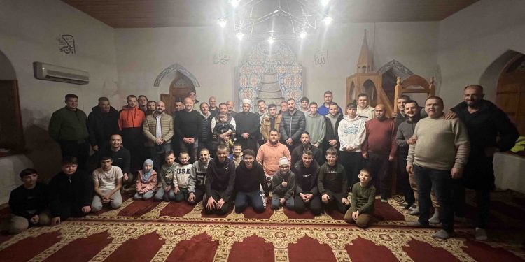 STOLAC: IFTAR U MAHALI UZINOVIĆI