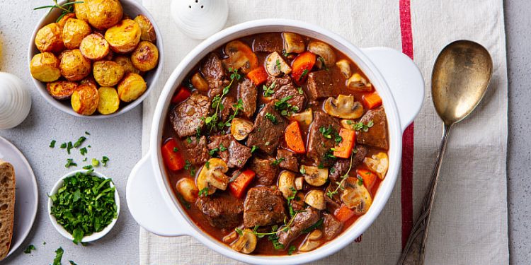 Za večerašnji iftar pripremite gulaš iz rerne: Okus će vas oduševiti