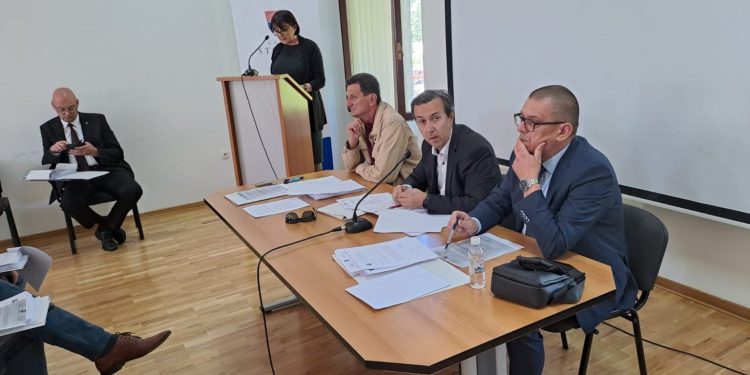 GRADSKO VIJEĆE STOLAC: PREDSJEDAVAJUĆI ŠATOR MORAO INTERVENISATI, JAVNOST IPAK PRATI SJEDNICU