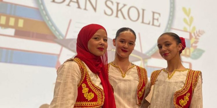 Svečanom priredbom Prva osnovna škola Stolac proslavila Dan škole