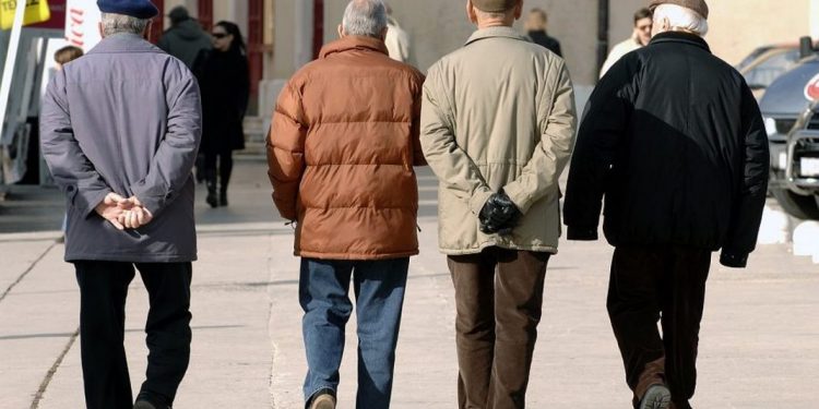 Sutra isplata penzija za mart