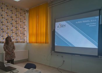 Aiša Čerkez, vlasnica agencije Ajšen travel u posjeti Srednjoj školi Stolac