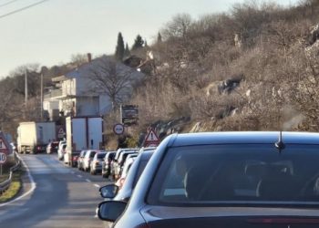 BiHAMK: Pojačan saobraćaj na izletištima, gužve na granicama