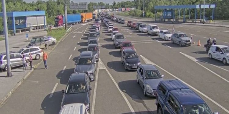 Kraj produženog vikenda: Saobraćajne gužve sa juga BiH ka unutrašnjosti i na sjevernim graničnim prijelazima