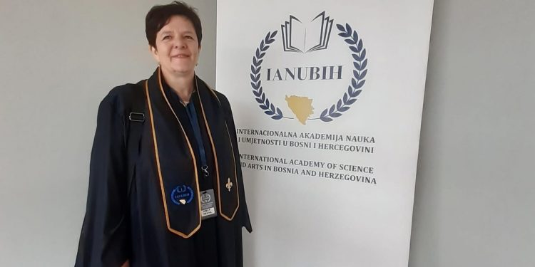 Amela Tinjak Medar dobitnica povelje IANUBIH na svečanoj skupštini u Sarajevu
