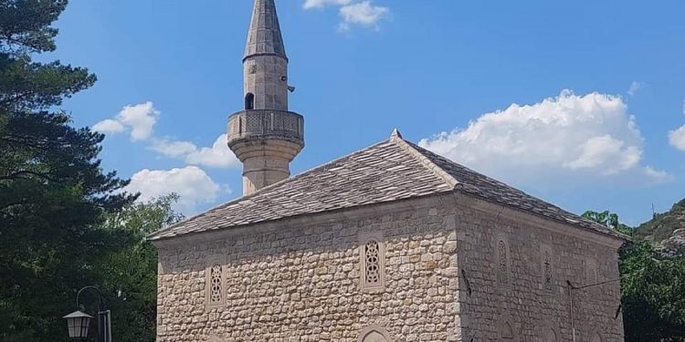 Podgradska džamija u Stocu: Simbol kulturnog naslijeđa i zajedništva
