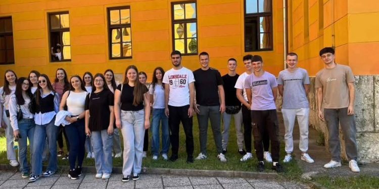 Učenici Srednje škole Stolac posjetili Američki kutak Mostar