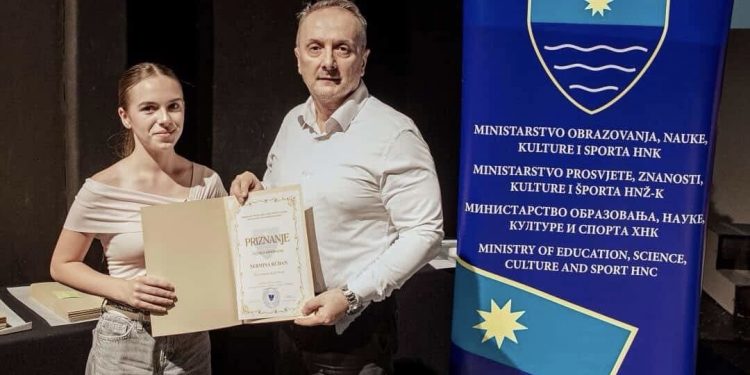 Nagrada najboljima: Među nagrađenima i Nermina Rudan, učenica Prve osnovne škole Stolac