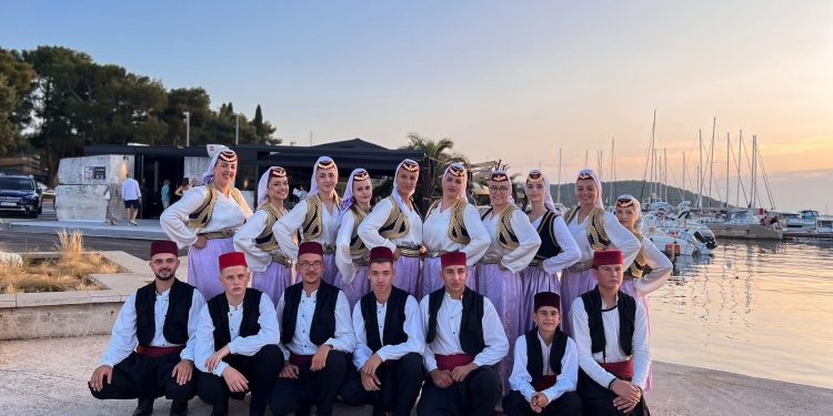 KUD “Kolo Dubravsko” predstavio bošnjačku tradiciju na Festivalu kulture u Istri