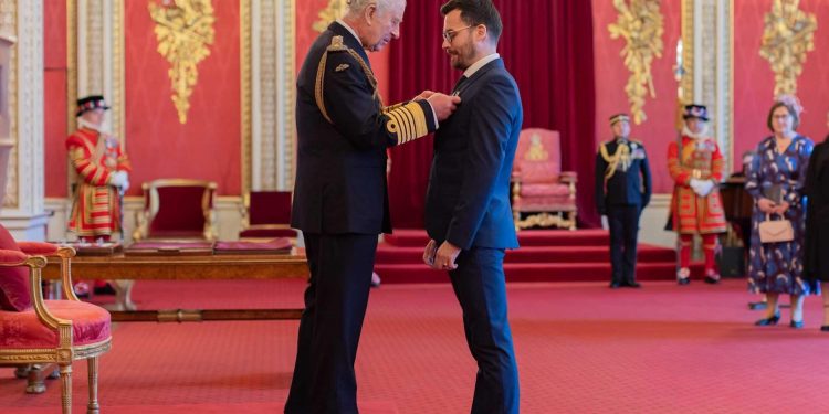 SMAJO BEŠO, DOBITNIK KRALJEVSKOG ODLIKOVANJA, U POSJETI CENTRU ZA MIR I MULTIETNIČKU SARADNJU MOSTAR