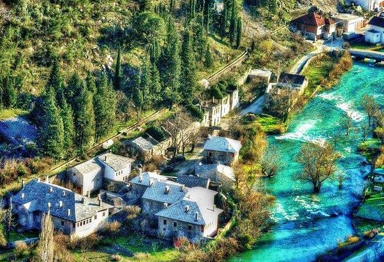 HERCEGOVINU POGAĐA TOPLINSKI VAL Stolac i okolina pod crvenim upozorenjem: temperature do 40°C, osvježenje tek nakon vikenda