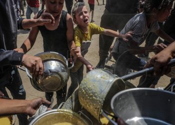 Izraelske snage ubile 93 Palestinca dok su čekali u redu za humanitarnu pomoć