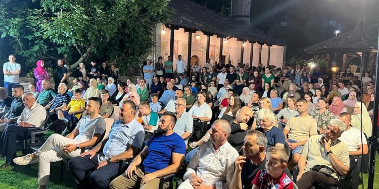 Manifestacija “Dani stolačkih džamija” okupila vjernike u avliji Careve džamije