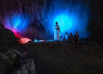 PEĆINI BADANJ VRAĆENO DOSTOJANSTVO – NEZAPAMĆENO OKUPLJANJE UZ SIMBOL STOCA