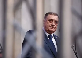 Centralna izborna komisija BiH donijela je jednoglasnu odluku kojom se oduzima mandat Miloradu Dodiku. On više nije predsjednik entiteta RS