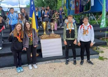 DVA ČLANA ODREDA IZVIĐAČA „BREGAVA“ STOLAC NA STRUČNOJ ŠKOLI NA BORAČKOM JEZERU