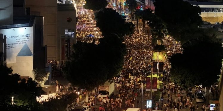 Haos na ulicama Izraela: Skoro 500.000 ljudi traži povratak talaca i prekid rata u Gazi