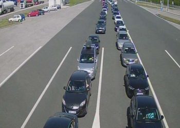Duge kolone vozila na izlazu iz BiH