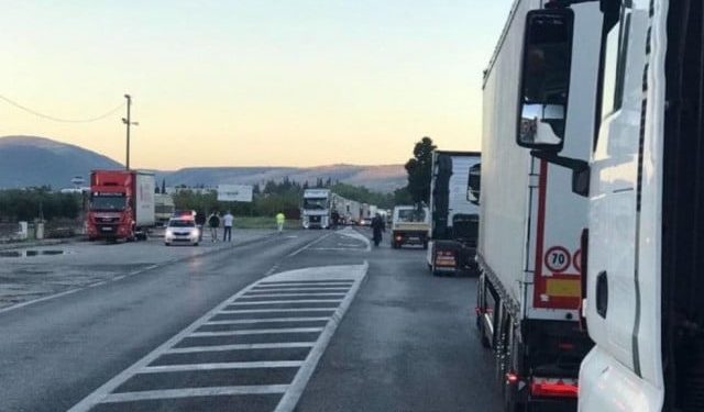 Protest prevoznika izazvao gužvu na ulazu u Mostar
