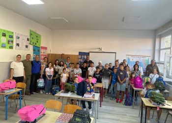 Islamic Relief BiH donirao školske ruksake i pribor učenicima Prve osnovne škole Stolac