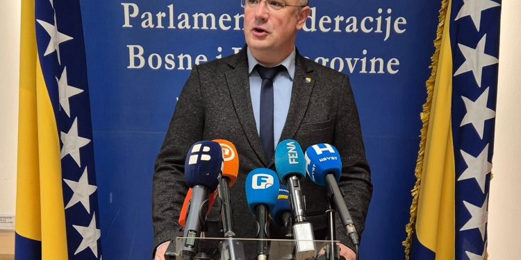 Ignorisanje zastupničkih pitanja – šutnja kao odgovor na tvrdnje o diskriminaciji