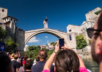 RED BULL CLIFF DIVING: Danas odlučujuća runda skokova u Mostaru