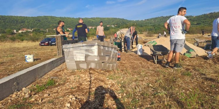 Stolački Bošnjaci nastavljaju radove na haremu, slijedi postavljanje ograde
