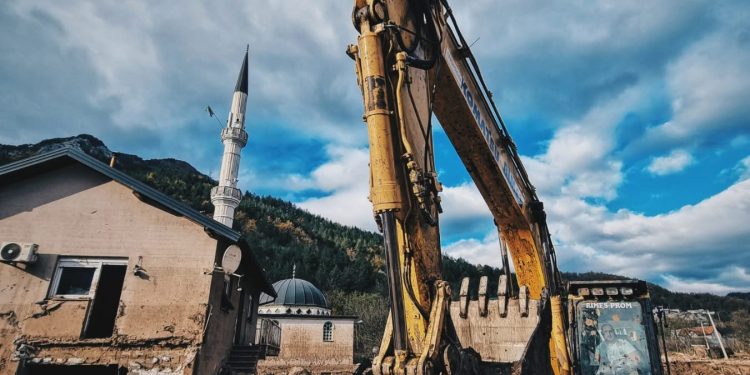 Godinu dana od poplava u Jablanici: Pomozi.ba obezbijedio pomoć vrijednu 10 miliona KM