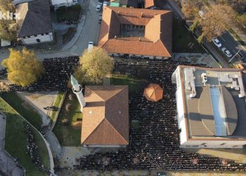 Hiljade osoba u Zenici klanjalo dženazu Halilu Mehtiću, istaknutom profesoru i teologu