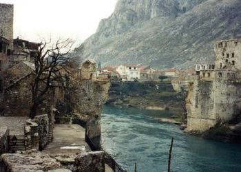 32 godine od rušenja Starog mosta: Anticivilizacijki čin koji i danas budi bolna sjećanja