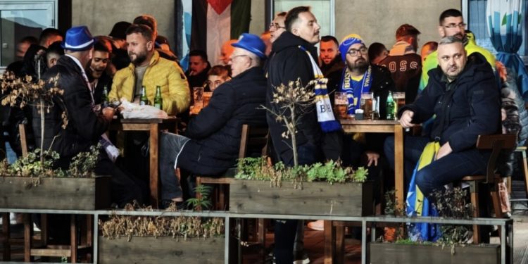Zahuktava se atmosfera uoči utakmice BiH i Rumunije, evo kako izgledaju zeničke ulice
