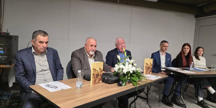 PROMOCIJA KNJIGE „BOŠNJACI U REPUBLICI TURSKOJ“ ODRŽANA U JABLANICI: EMOTIVNA VEČER POSVEĆENA IDENTITETU I HISTORIJI