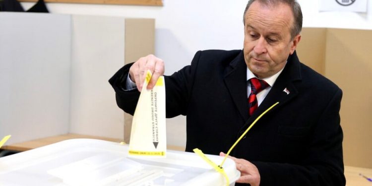 Jedan od kandidata za predsjednika RS-a Dragan Đokanović glasao u Istočnom Sarajevu