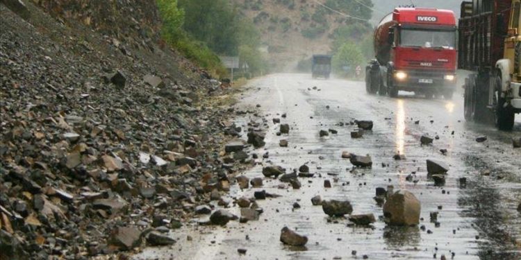 Zbog odrona zatvorena dionica magistralne ceste Jablanica-Blidinje